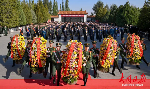 我市隆重舉行向人民英雄敬獻花籃儀式 張強劉俊義艾凌宇武健鵬等市黨政軍領導參加